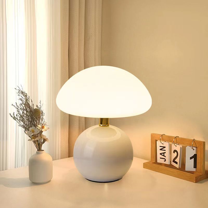 Riverra - Mushroom Lamp with Cozy Retro Glow