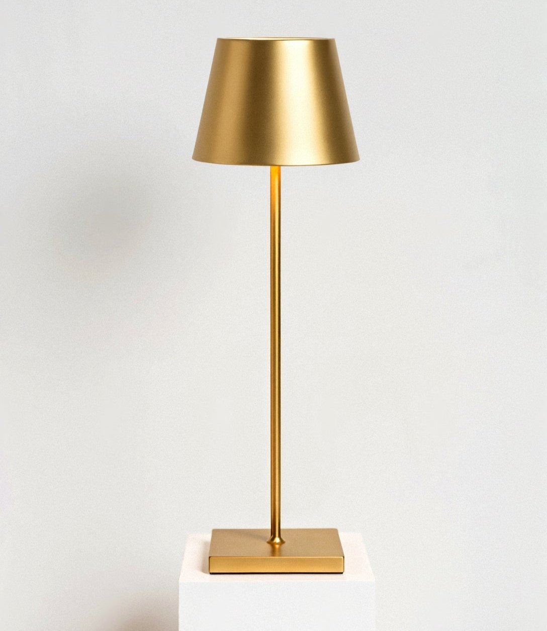 Zyanya - Sleek Minimalist Tall Table Lamp for Elegant Lighting