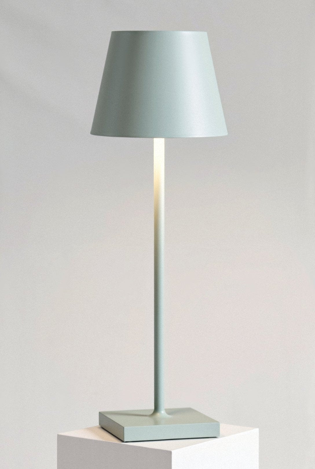 Zyanya - Sleek Minimalist Tall Table Lamp for Elegant Lighting